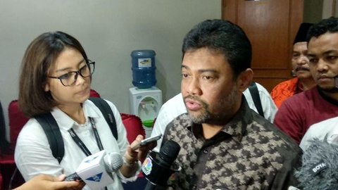Menaker Yassierli saat memaparkan integrasi kanal Lapor Menaker dalam Rapat Kerja Itjen Kemnaker, Jakarta (11/11/2025). Kemnaker.