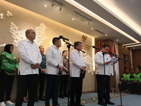 Menteri Koordinator Bidang Perekonomian, Airlangga Hartanto dalam konferensi pemberian stimulus Ramadan 2026 di Kantor Kemenko Perekonomian, Jakarta, Selasa (3/3/2026). (Liputan6.com/Maulandy