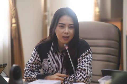 Anggota Pansus 11 DPRD Kota Bandung, Sherly Theresia, A.Md.Keb., S.ST., M.A.R.S., MM.