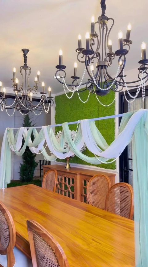 Potret Ruang Makan di Rumah Tasyi Athasyia Selama Ramadan/ Instagram @tasyiiathasyia