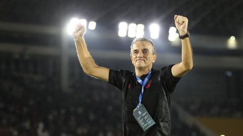 Milomir Seslija, pelatih Persis Solo di BRI Super League 2025/2026. (Dok. ileague.id)