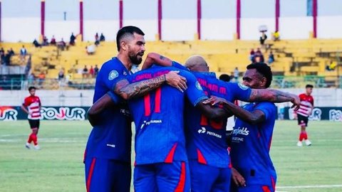 Arema FC dalam sesi persiapan tim di BRI Super League 2025/2026. (Dok. ileague.id)
