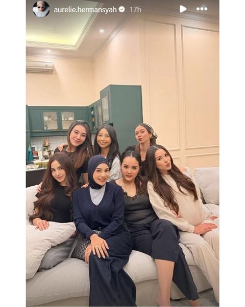 Potret dapur dan meja makan di rumah Aaliyah Massaid saat bukber geng artis. [IG: @aurelie.hermansyah]