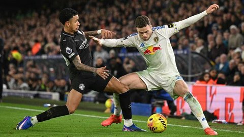 Seperti diketahui, laga yang berlangsung di Elland Road tersebut berlangsung pada sore hari. Pihak Leeds juga dikabarkan mengakomodasi permintaan dari Manchester City akibat jadwal kick off yang tidak bisa berubah.