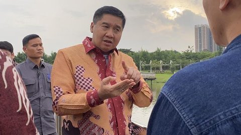 Menteri Perumahan dan Kawasan Permukiman (PKP), Maruarar Sirait di Kantor Kemenko Infrastruktur dan Pembangunan Kewilayahan, Jakarta, Kamis (11/12/2025). (Liputan6.com/Arief)