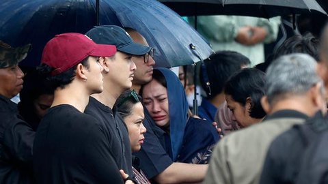 Dalam surat terbukanya, BCL percaya, Vidi Aldiano kini bertemu Ashraf Sinclair di alam baka. Ia menyebut Vidi Aldiano telah berjuang keras seumur hidupnya. (Foto: Dok. Instagram @itsmebcl)