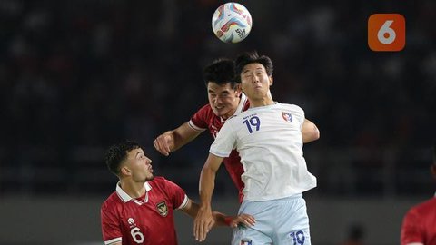 Pemain Timnas Indonesia, Elkan Baggott saat laga uji coba FIFA Matchday antara Timnas Indonesia menghadapi Curacao di Stadion Gelora Bandung Lautan Api (GBLA), Bandung, Jawa Barat, Sabtu (
