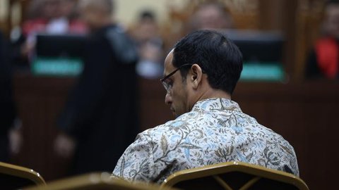 Nadiem Makarim juga menjelaskan bahwa tindakan medis tersebut baru akan dijalani dalam waktu dekat dan bersifat pengobatan rutin pasca-operasi. Tampak dalam foto, mantan Menteri Pendidikan, K