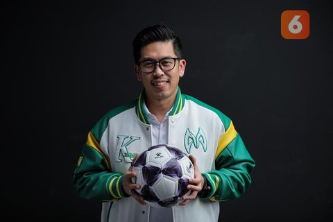 CEO Kelme Indonesia, Kevin Wijaya mengunjungi kantor Bola.com, di Gondangdia, Jakarta pada 11 Februari 2026 (Bola.com/Bagaskara Lazuardi)