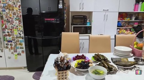 Potret Ruang Makan di Rumah Ayu Ting Ting Saat Sahur (Foto: YouTube Qiss You TV)