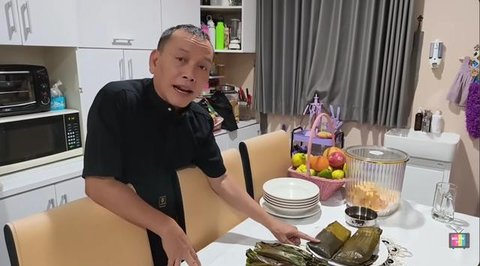 Potret Ruang Makan di Rumah Ayu Ting Ting Saat Sahur (Foto: YouTube Qiss You TV)