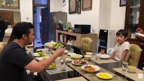 Potret Ruang Makan Rumah Arumi Bachsin (Foto: YouTube Arumi Bachsin)