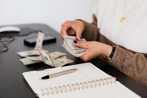 Cara Menentukan Besaran THR untuk Keluarga/Gemini AI