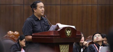 Wakil Menteri Hak Asasi Manusia (WamenHAM), Mugiyanto saat meresmikan Memorial Living Park Aceh di bekas lokasi Rumoh Geudong, Gampong Bili, Kabupaten Pidie, Aceh, Kamis (10/7/2025). (Ist)