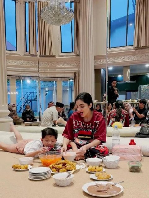 Pilar Dalam Rumah Anang Hermansyah dan Ashanty di Cinere (Foto: YouTube The Hermansyah A6)
