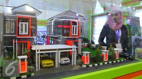 Pengunjung mendapatkan penjelasan saat pameran properti di Jakarta, Kamis  (21/11/2019). Pemerintah mempermudah akses kepemilikan rumah layak huni dan terjangkau bagi masyarakat berpenghasila