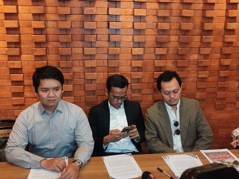 Suami Maissy Pramaisshela, dr. Riky Febriansyah mengklarifikasi serta membantah tudingan predator koas tak lama setelah isu perselingkuhan merebak.