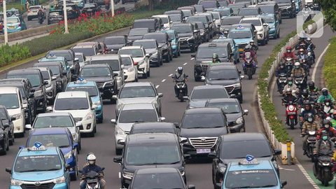 Banner Pro Kontra Cuti Bersama Lebaran 2018 (Liputan6.com/Abdillah)