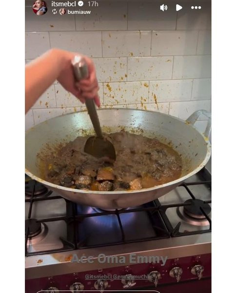 Momen BCL masak rendang jelang Lebaran 2026. [IG: @yukikt]