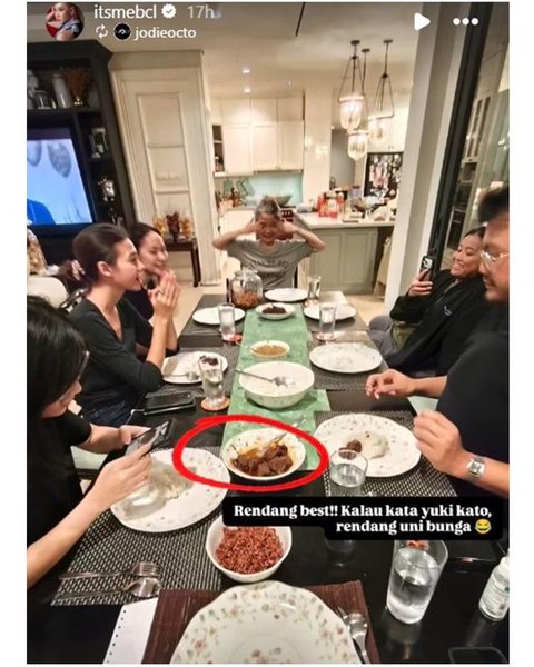Momen BCL masak rendang jelang Lebaran 2026. [IG: @yukikt]