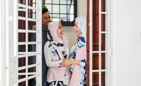 Social Fatigue saat Lebaran (created by AI)