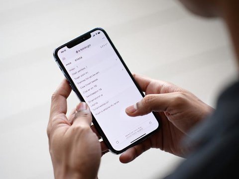 Aplikasi HP Android (Photo by The Average Tech Guy on Unsplash)