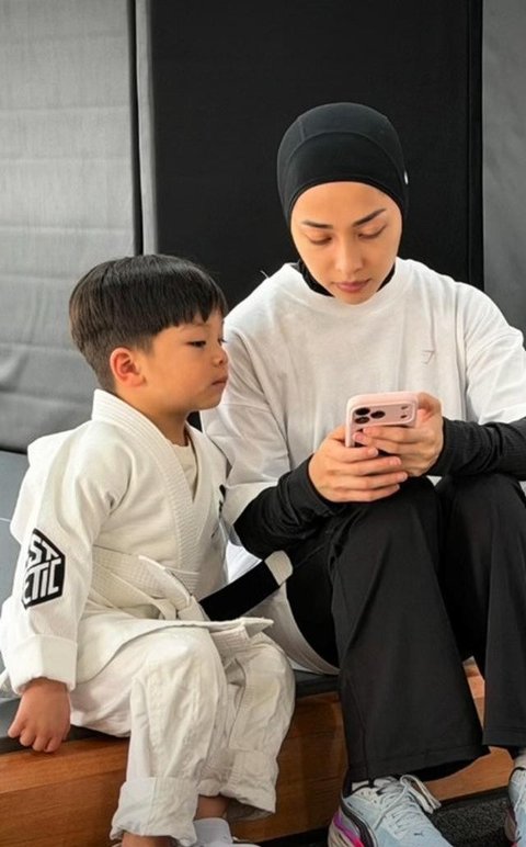 Gaya Hijab Terbaru ala Nikita Willy (instagram.com/nikitawillyofficial94)