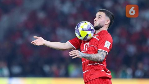 Pemain Timnas Indonesia, Dony Tri Pamungkas melakukan sepak pojok ke arah gawang St Kitts and Nevis dalam laga semifinal FIFA Series 2026 di Stadion Utama Gelora Bung Karno (SUGBK), Senayan,