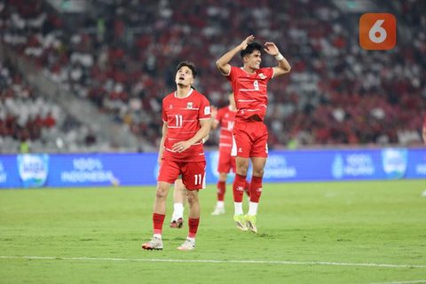 Pemain Timnas Indonesia, Ramadhan Sananta memasuki lapangan dalam laga final FIFA Series 2026 melawan Bulgaria di Stadion Utama Gelora Bung Karno (SUGK), Senayan, Jakarta, Senin (30/03/2026).