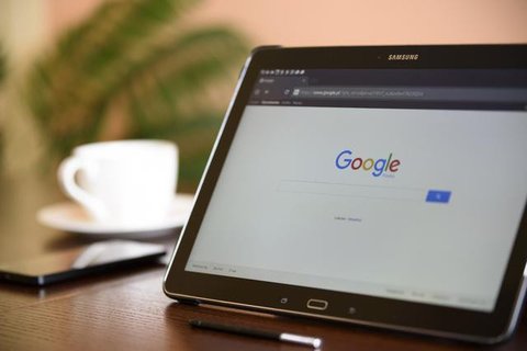 Ilustrasi cara, logout akun, Google. (Photo by Brett Jordan on Unsplash)