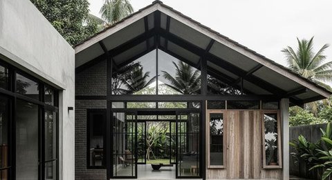 Rumah Sederhana 1 Lantai dengan Atap Miring (Foto: AI)