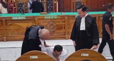 Majelis Hakim menjatuhkan vonis bebas kepada Amsal Christy Sitepu, terdakwa dalam kasus dugaan korupsi pengadaan video profil desa di Kabupaten Karo, Rabu (1/4/2026). (Liputan6.com/ Reza Efen