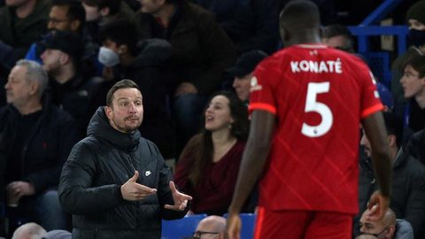 Pemain Manchester City, Rayan Cherki, bersama Erling Haaland merayakan gol ke gawang Nottingham Forest pada laga pekan ke-18 Premier League di Stadion The City Ground, Sabtu (27/12/2025). (Ba