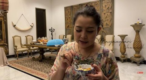 Potret Ruang Makan di Rumah Mayangsari (Foto: YouTube Mayangsari Channel)