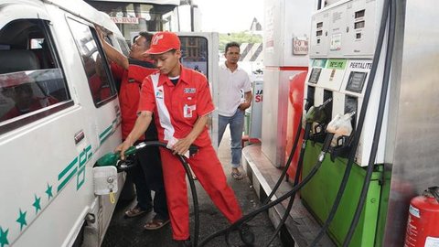 Presiden Prabowo Subianto mengajak pengalihan penggunaan energi dari BBM berbasis fosil ke listrik.