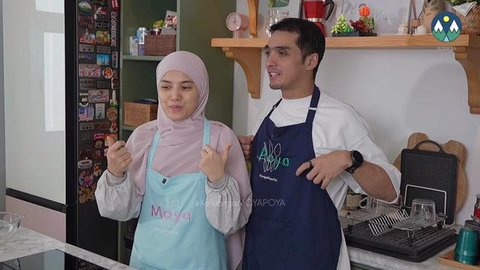 Potret Dapur Rumah Ricky Harun dan Herfiza (Foto: YouTube/KELUARGA MOYAPOYA)