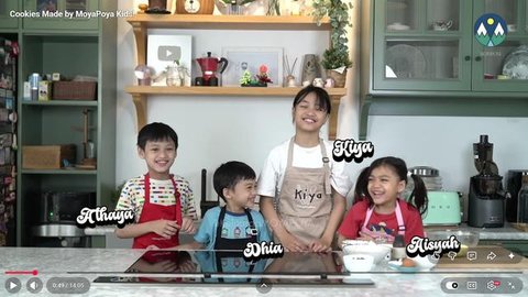 Potret Dapur Rumah Ricky Harun dan Herfiza (Foto: YouTube/KELUARGA MOYAPOYA)