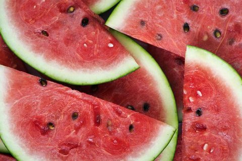 Mengonsumsi buah memang dapat menyehatkan badan serta mengurangi risiko gangguan kesehatan, namun apakah kamu sudah memastikan buah yang kamu konsumsi itu buah dengan kualitas yang baik? (Fot