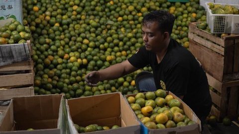 Pedagang Jeruk di Pasar Gede Solo Raup Cuan Sejak Ada MBG, Penjualan 7 Ton Sehari!