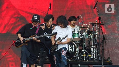 Lelaki kelahiran Bandung 49 tahun silam itu mengaku masih banyak mimpi yang belum terealisasikan. (Adrian Putra/Bintang.com)
