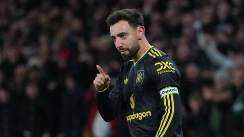 Bruno Fernandes sempat gagal mengksekusi penalti menjadi gol. Meski begitu, sang kapten sukses secara konsisten meneror pertahanan Chelsea, baik di babak pertama maupun kedua. (AP Photo/Da