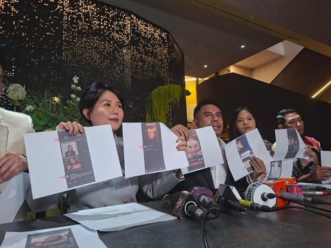 Konser Colour of Love Ayat-Ayat Cinta diselenggarakan khusus menjelang penayangan film Ayat-Ayat Cinta 2 pada hari ini, Kamis, 21 Desember 2017 lalu.  (Nurwahyunan/Bintang.com)