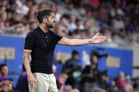 Pelatih Como Cesc Fabregas.