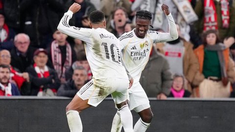 Selebrasi gelandang Real Madrid, Eduardo Camavinga setelah mencetak gol penyeimbang 1-1 ke gawang Manchester City pada laga leg pertama babak perempatfinal Liga Champions 2023/2024 di Santiag