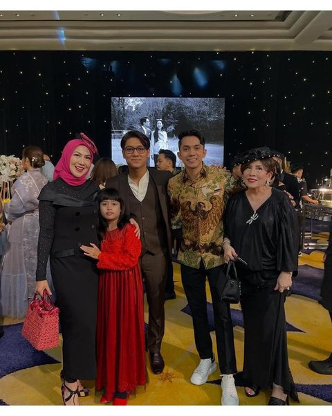 Tamu publik figur di pernikahan Teuku Rassya dan Cleantha Islan. [IG: @agusyudhoyono]