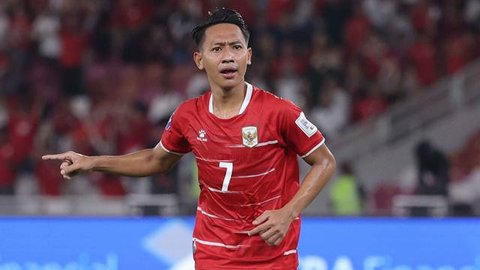 Pelatih Persib Bandung, Miljan Radovic, saat melawan Persiwa Wamena pada laga Piala Indonesia di Stadion Si Jalak Harupat, Bandung, Senin (11/2). Persib menang 7-0 atas Persiwa. (Bola.com/M I