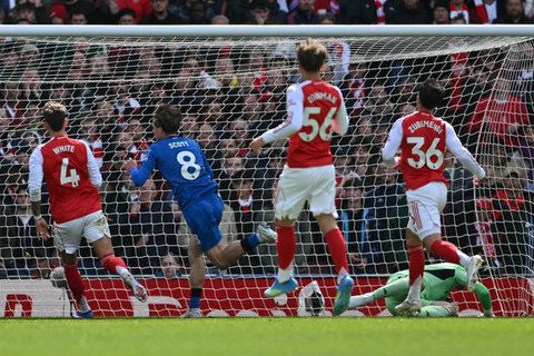 Pemain MU, Casemiro, merayakan golnya ke gawang Newcastle saat bertanding pada final Carabao Cup di Wembley, Minggu (26/2/2023) waktu setempat. (AP Photo/Alastair Grant)