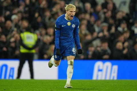 Gelandang Chelsea, Alejandro Garnacho, terlihat selama pertandingan sepak bola Premier League Inggris antara Chelsea dan Arsenal di Stamford Bridge, London, pada 30 November 2025. (JUSTIN TAL