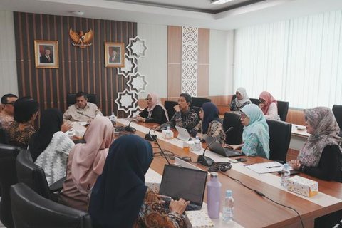 kandungan berbahaya dalam produk kosmetik./copyright. freepik/