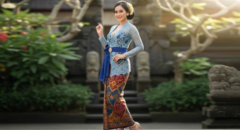 Model Kebaya Kekinian untuk Hari Kartini/Gemini AI